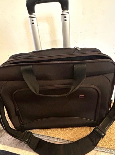 Tripp black soft pilot case - black,