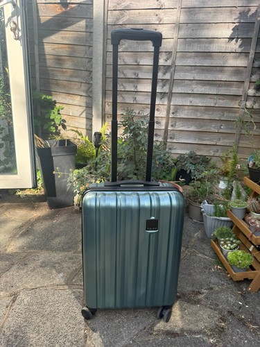 Tripp retro cabin suitcase - ii,